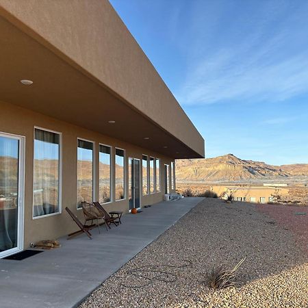 Page Arizona Border Town- Grand Serenity Room With Mesa Views Big Water Eksteriør bilde