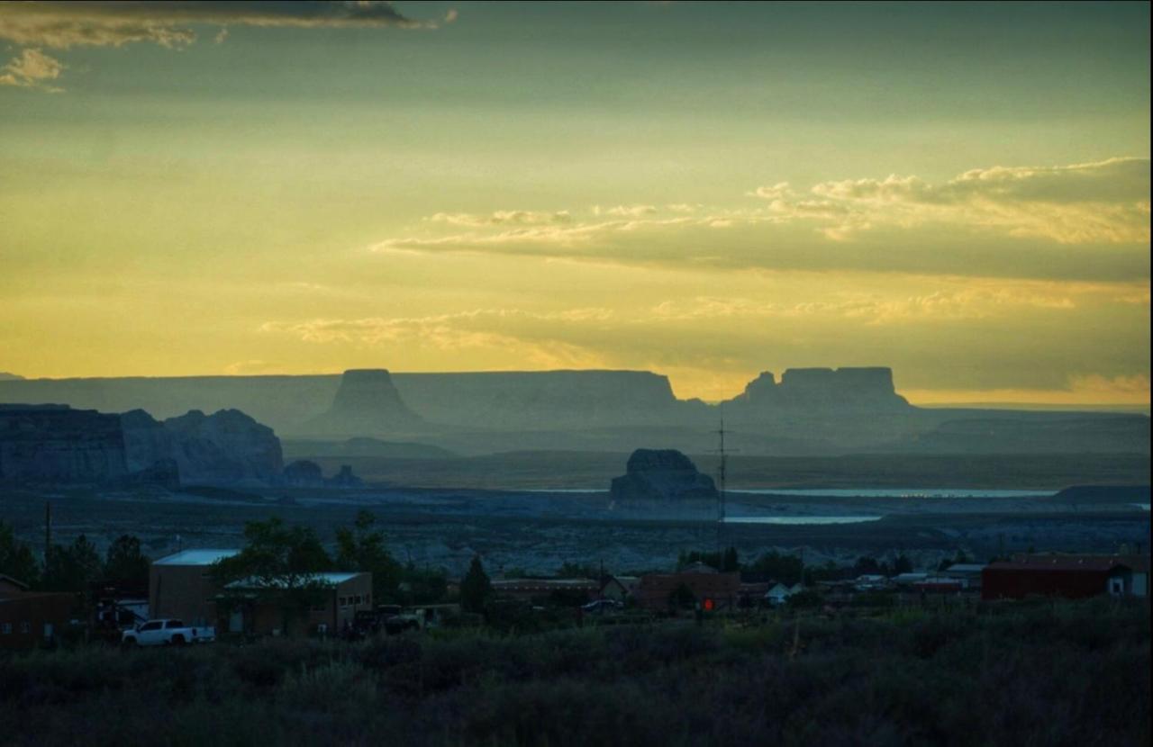 Page Arizona Border Town- Grand Serenity Room With Mesa Views Big Water Eksteriør bilde