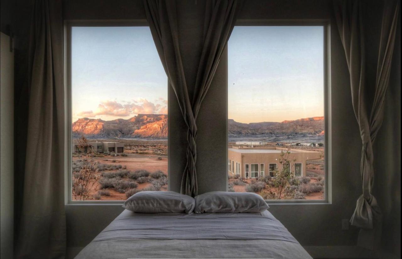 Page Arizona Border Town- Grand Serenity Room With Mesa Views Big Water Eksteriør bilde