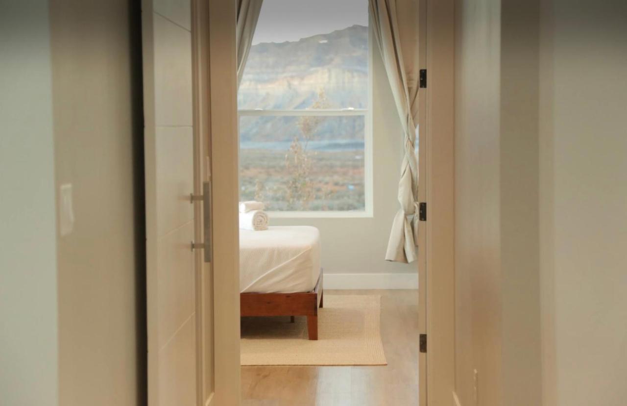Page Arizona Border Town- Grand Serenity Room With Mesa Views Big Water Eksteriør bilde