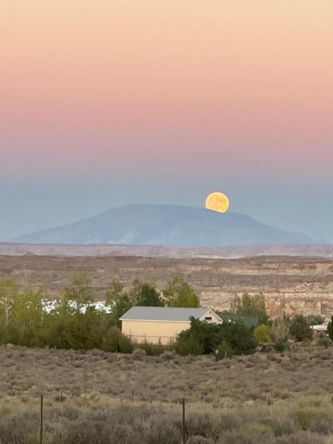 Page Arizona Border Town- Grand Serenity Room With Mesa Views Big Water Eksteriør bilde