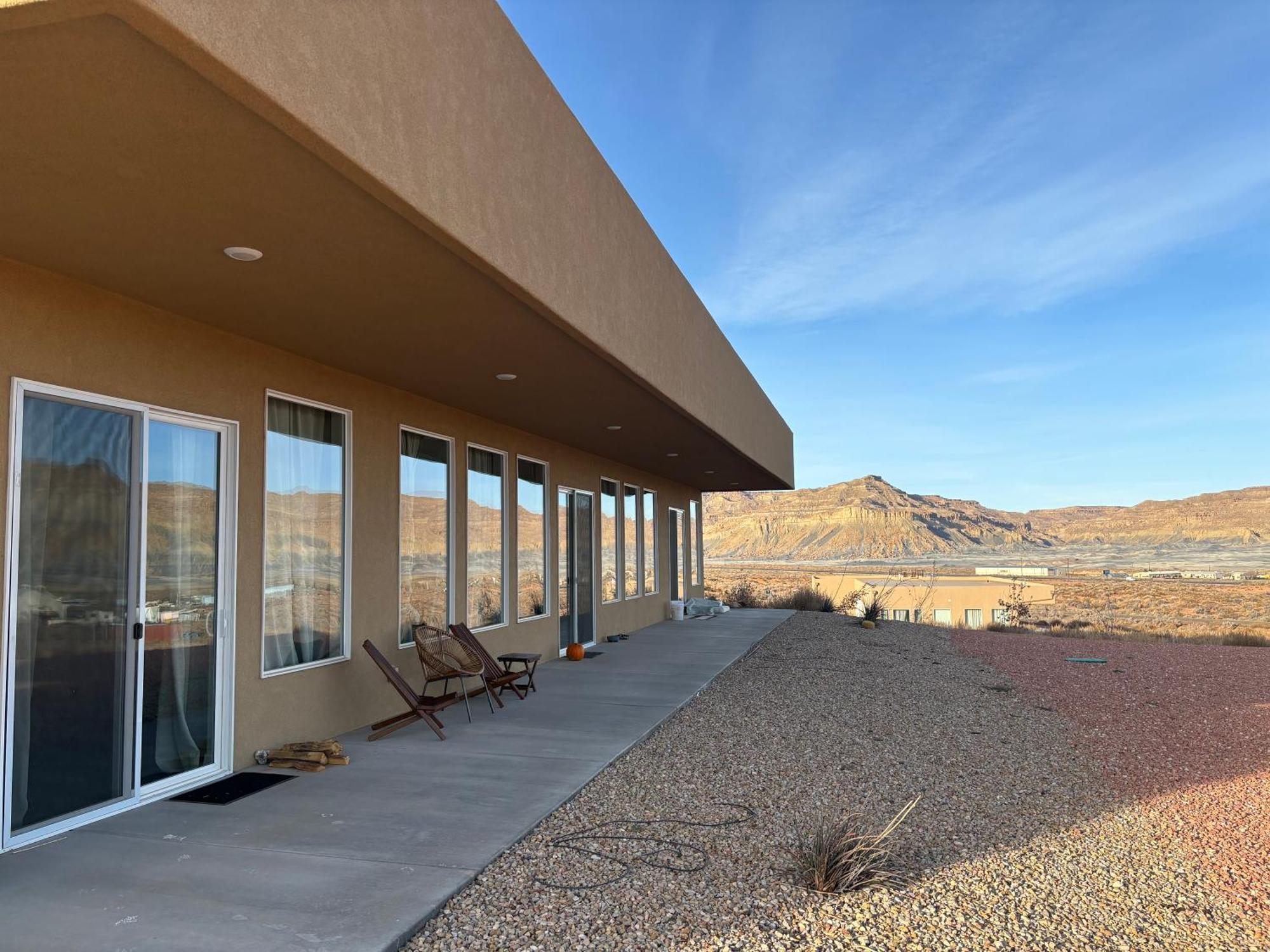Page Arizona Border Town- Grand Serenity Room With Mesa Views Big Water Eksteriør bilde
