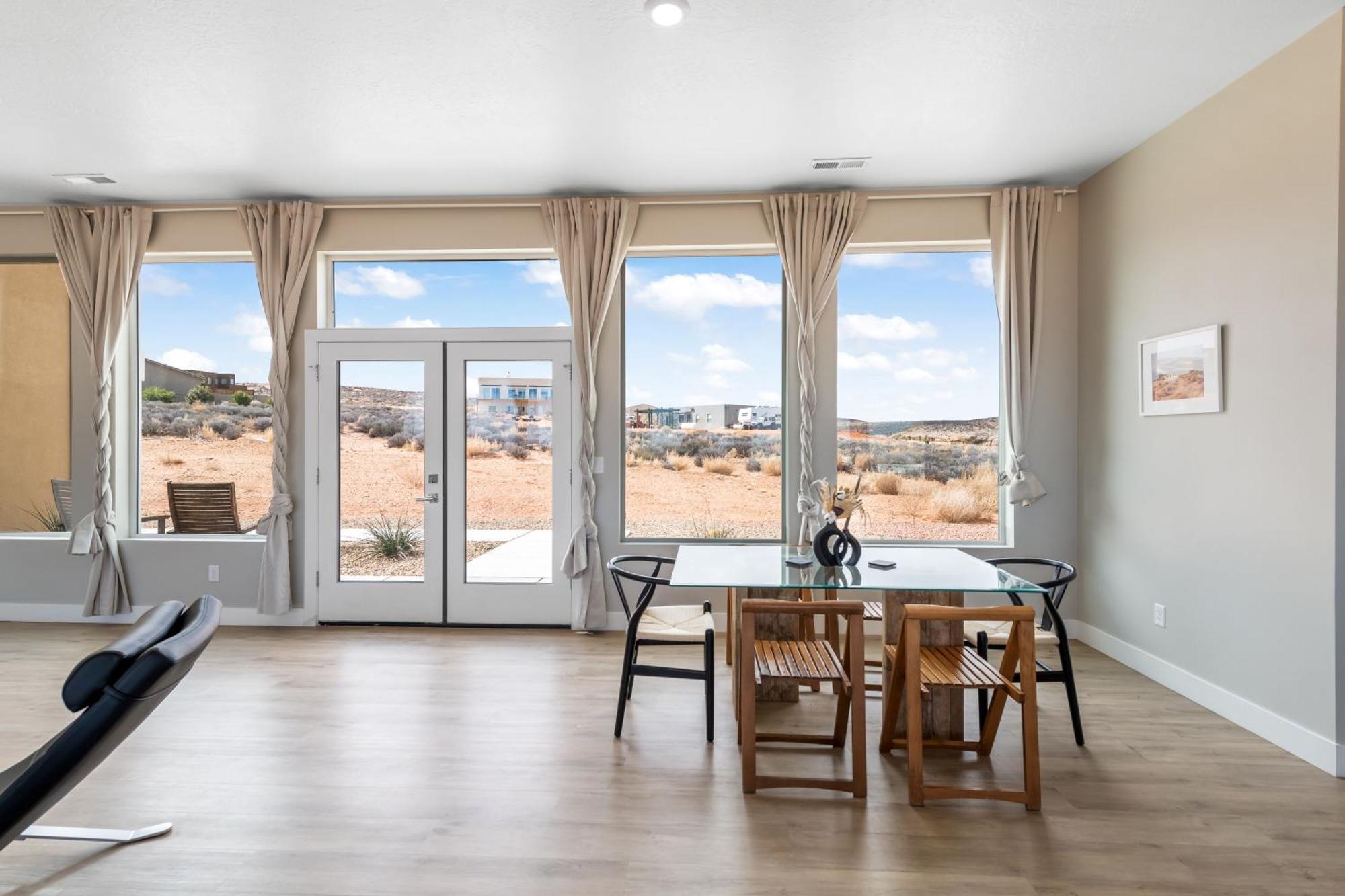 Page Arizona Border Town- Grand Serenity Room With Mesa Views Big Water Eksteriør bilde